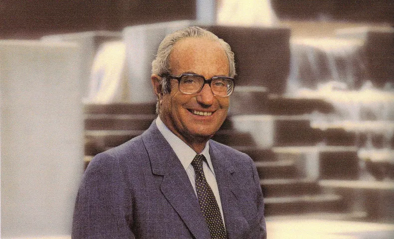 Walter Haas, Jr. in front of Levi's fountain